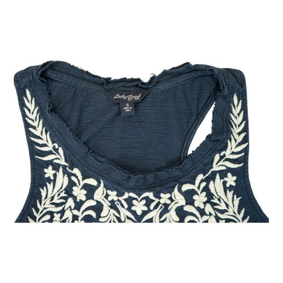 Lucky Brand Navy Blue & White Floral‎ Embroidered Sleeveless Top Womens Sz Small - Picture 3 of 4